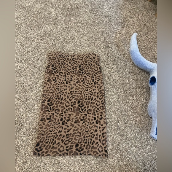 🐆Olivaceous Cheetah Pencil Skirt🐆 - Picture 5 of 5